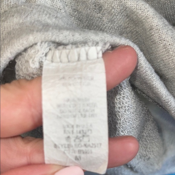 Charlotte Russe Light Gray Off-Shoulder Sweater/sweatshirt with Floral Detail - Picture 5 of 5